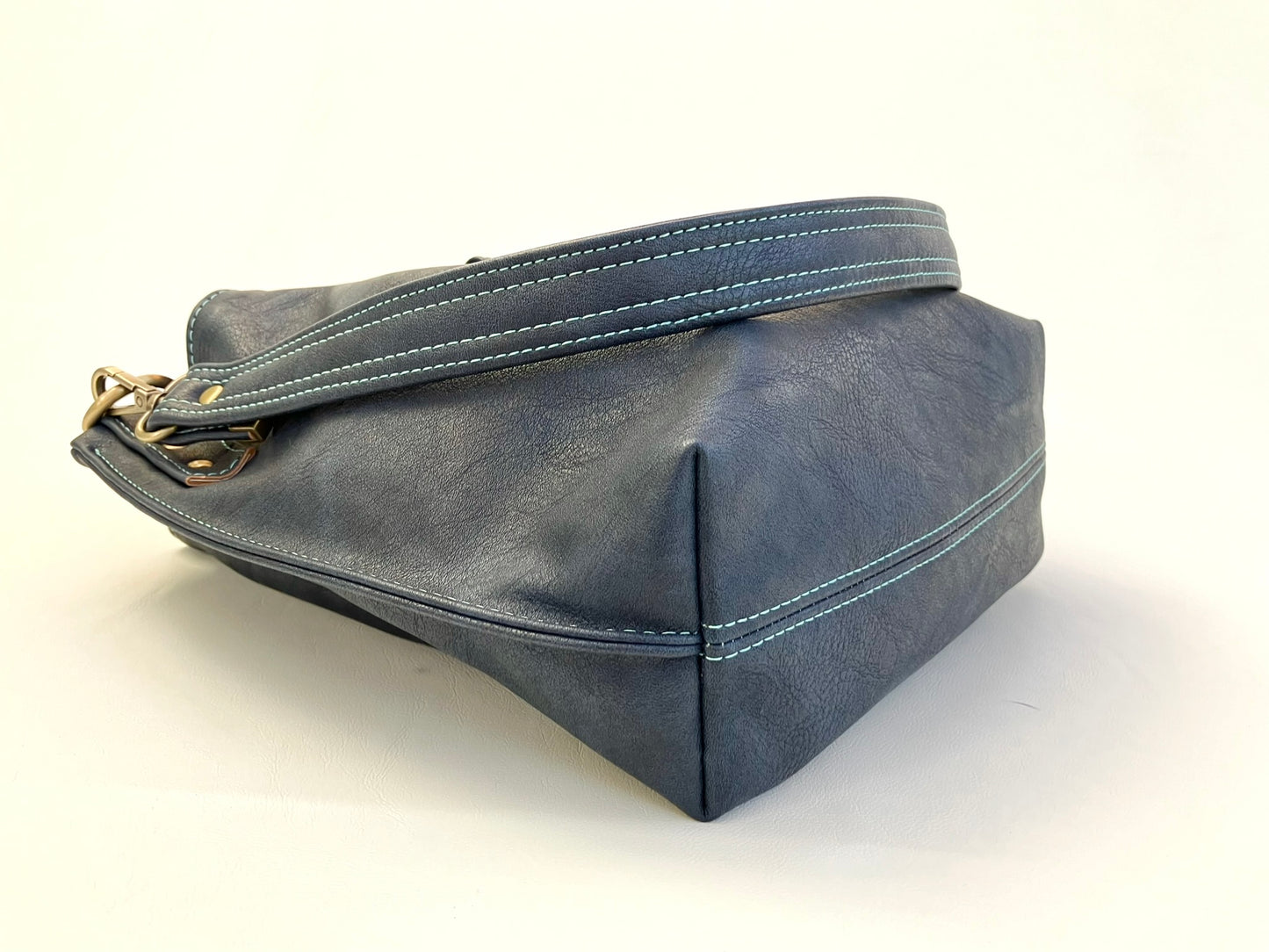 Nautical Slouchy shoulder bag in navy