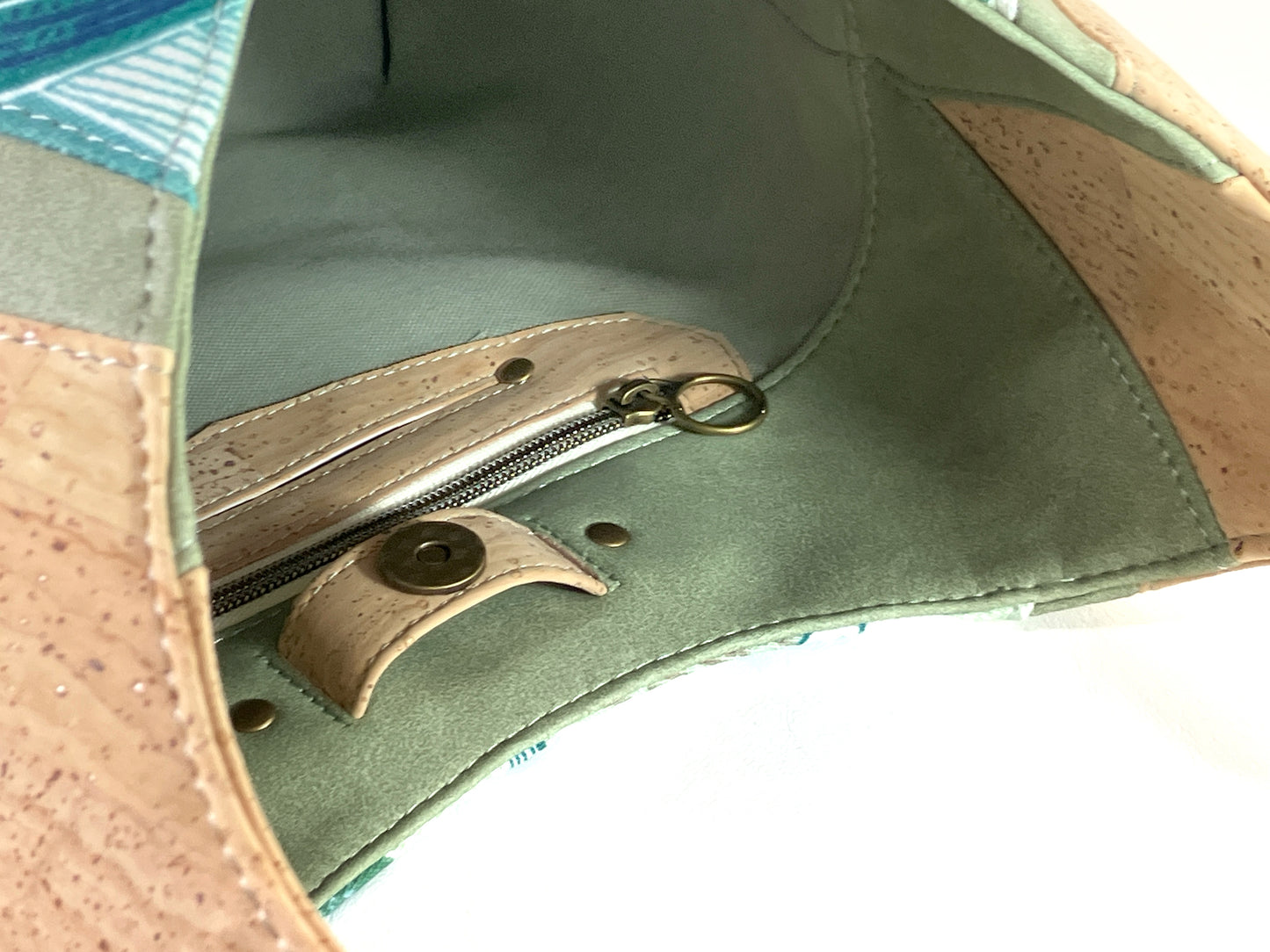 Palm Leaf Shoulder Bag – Cork and Canvas Handbag with Adjustable Strap